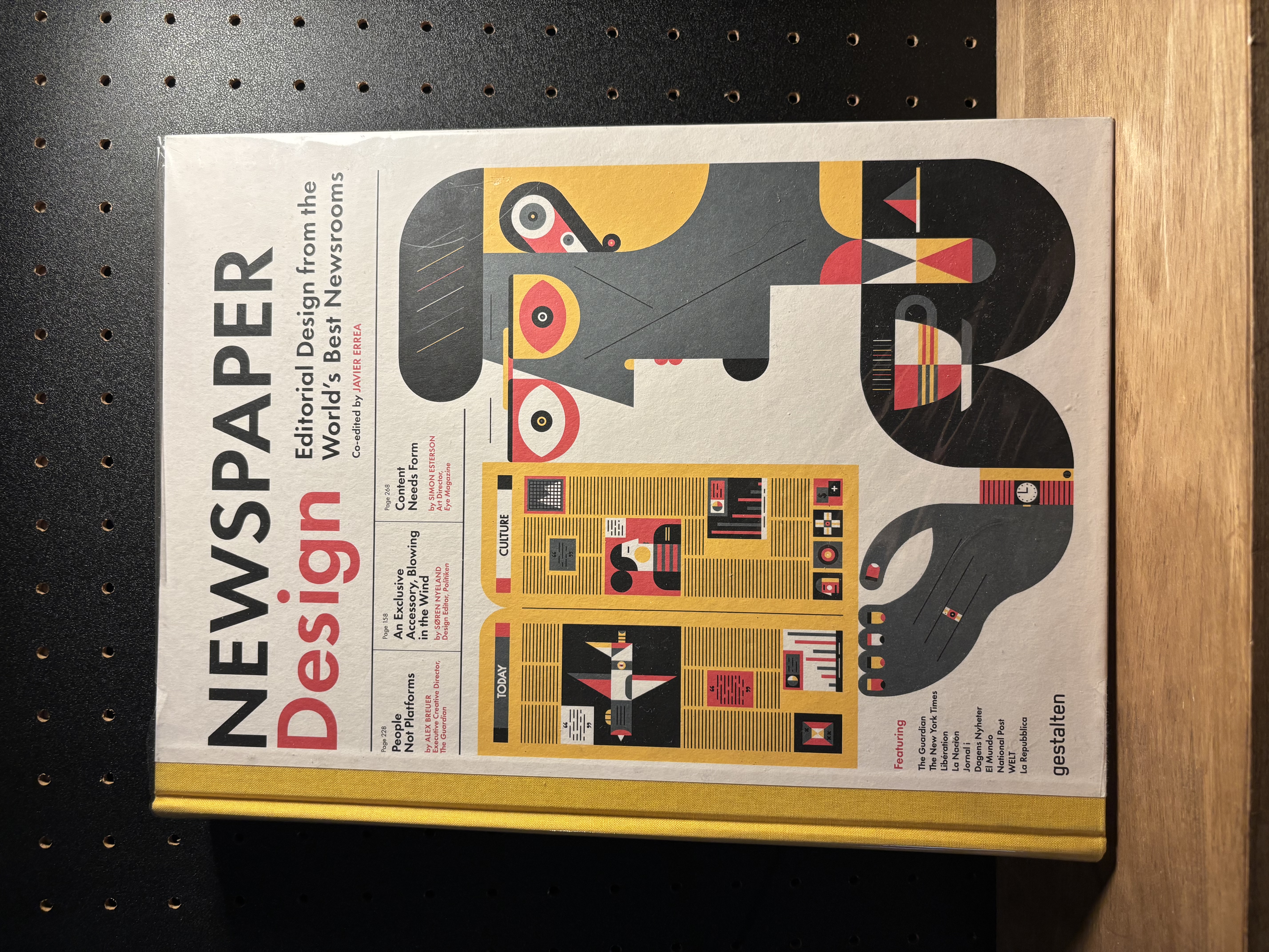 The cover of book "NEWSPAPER Design: Editorial Design from the World's Best Newsrooms", co-edited by Javier Errea.